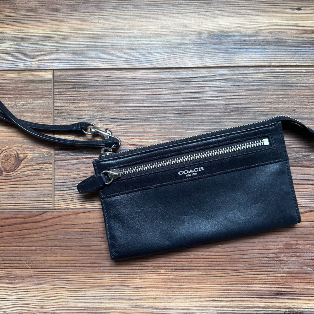 LIKE NEW Coach Wristlet